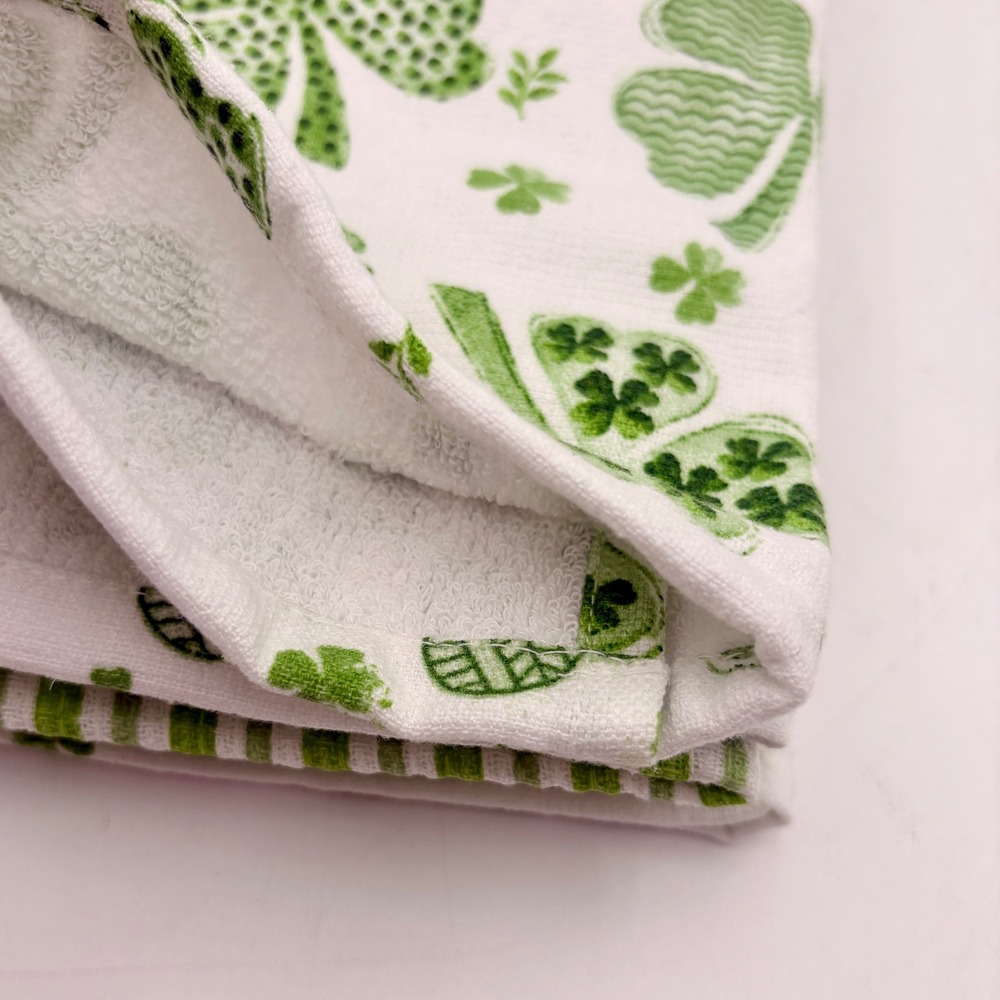 Cupcakes and Cashmere St Patricks Day Kitchen Towels Set of 3 Green Shamrock New - Picture 5 of 7